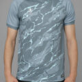 T-shirt de sport avec motif  imprimé. Tissu respirant et léger, idéal pour le running et les activités outdoor.