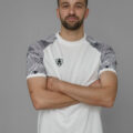 T-shirt de sport avec motif  imprimé. Tissu respirant et léger, idéal pour le running et les activités outdoor.