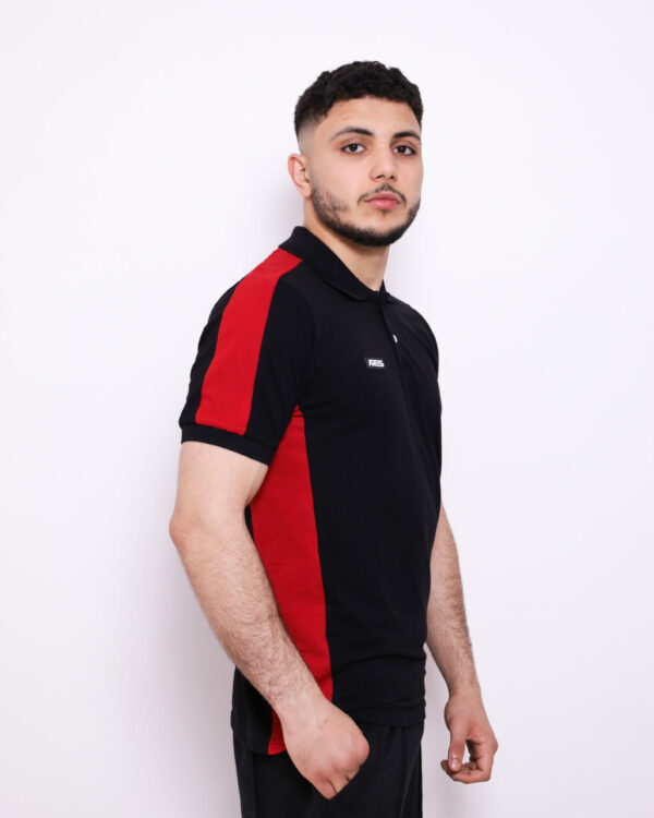 Polo Demi-Manche ARES – Coton Piqué  Classique et respirant, ce polo demi-manche en coton piqué allie élégance et confort. Sa maille texturée assure une bonne aération, idéal pour un look sportif ou casual chic.