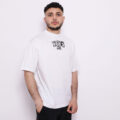 T-shirt oversize en coton 100% – 180g Ultra confortable et stylé, avec un petit motif à l'avant et une impression marquante dans le dos. Parfait pour un look affirmé au quotidien.