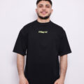 T-shirt oversize en coton 100% – 180g Ultra confortable et stylé, avec un petit motif à l'avant et une impression marquante dans le dos. Parfait pour un look affirmé au quotidien.